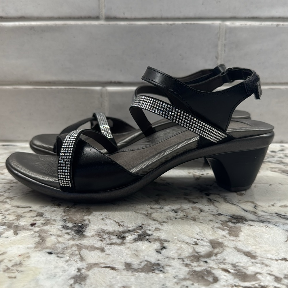 Naot Black Women's Strappy Rhinestone Sandals a Size 7 - Picture 2 of 9